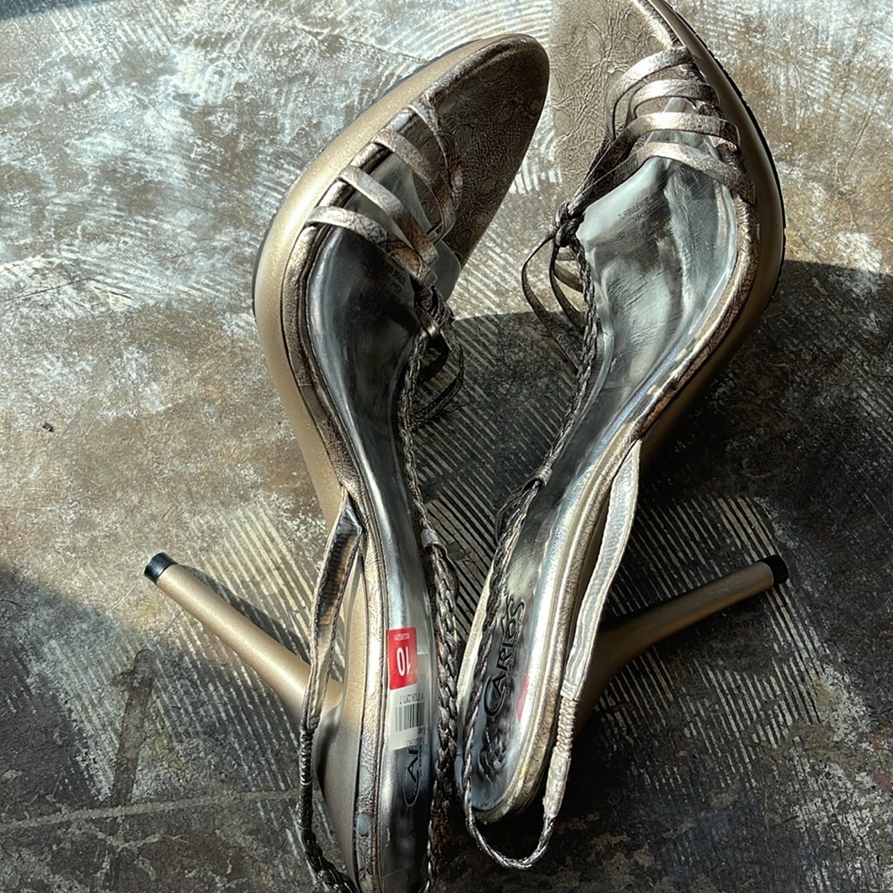 Carlos Santana Leather Metalic Heels - Picture 5 of 6